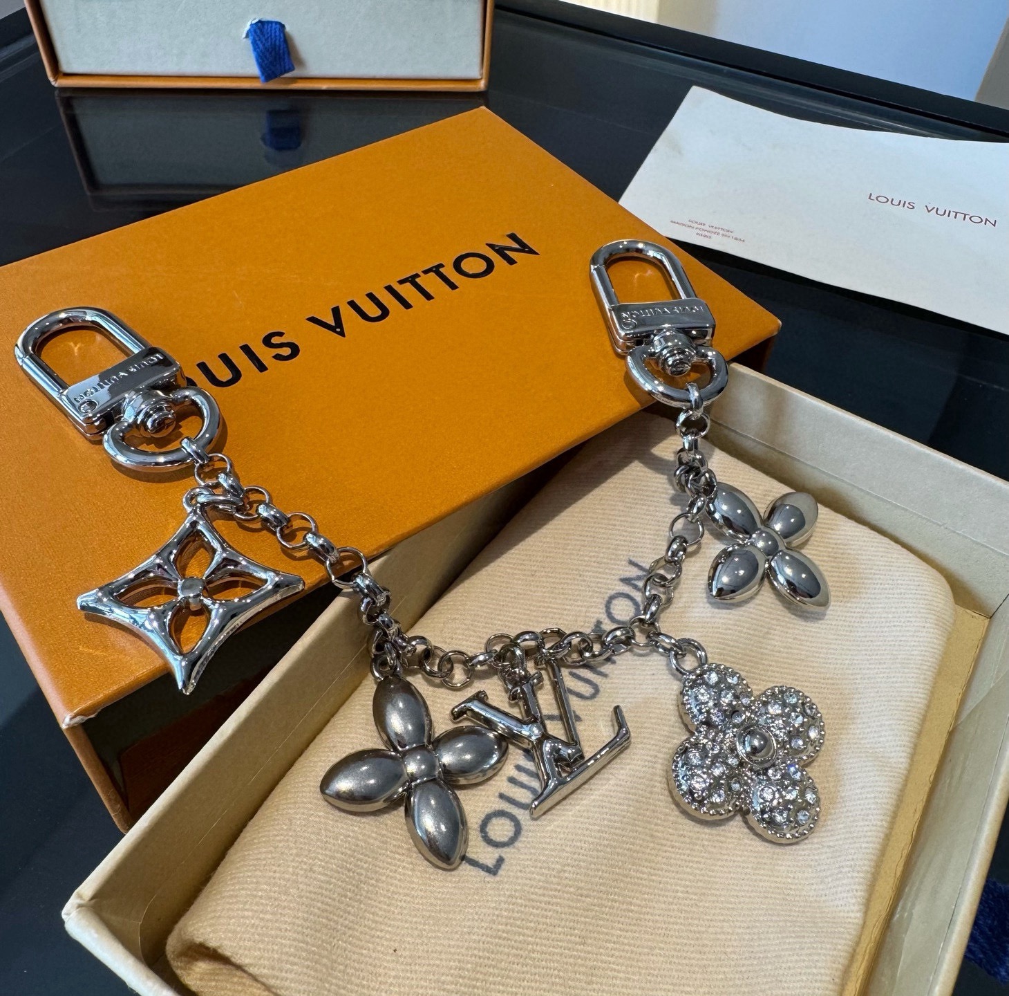 LV钥匙扣 圣诞款包饰 包包挂件包链金色&银色SPring Street Chain 包饰将 Monog