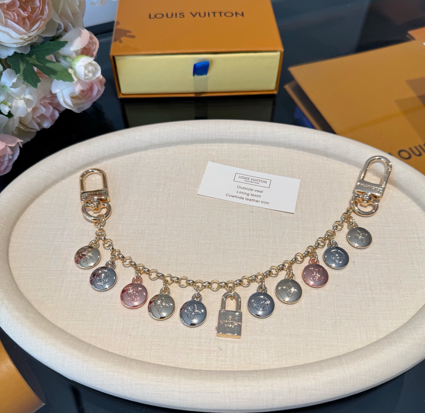 官网新款🔥LV包链 钥匙扣 路易威登珐琅彩色挂饰 包包链条精选莹亮金属 高雅奢华！