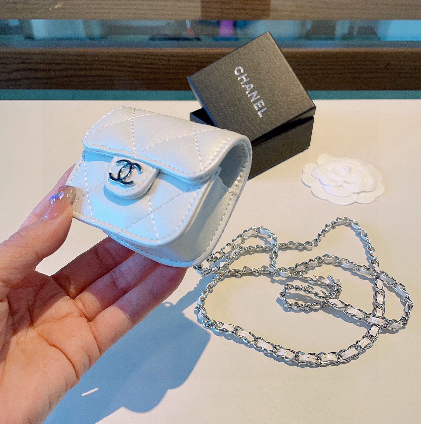 ❤️香奈儿CHANEL经典菱格通用耳机包💥官网1:1耳机包 时尚迷你包包，链条⛓️挂绳可拆卸，蓝牙耳机包