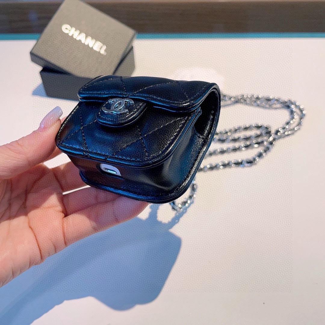 ❤️香奈儿CHANEL经典菱格通用耳机包💥官网1:1耳机包 时尚迷你包包，链条⛓️挂绳可拆卸，蓝牙耳机包