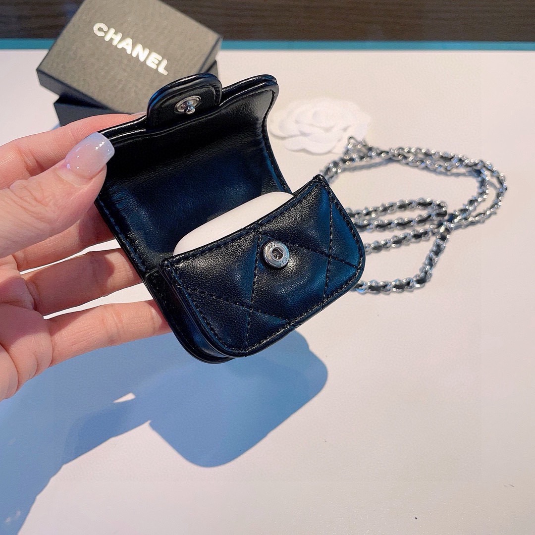 ❤️香奈儿CHANEL经典菱格通用耳机包💥官网1:1耳机包 时尚迷你包包，链条⛓️挂绳可拆卸，蓝牙耳机包
