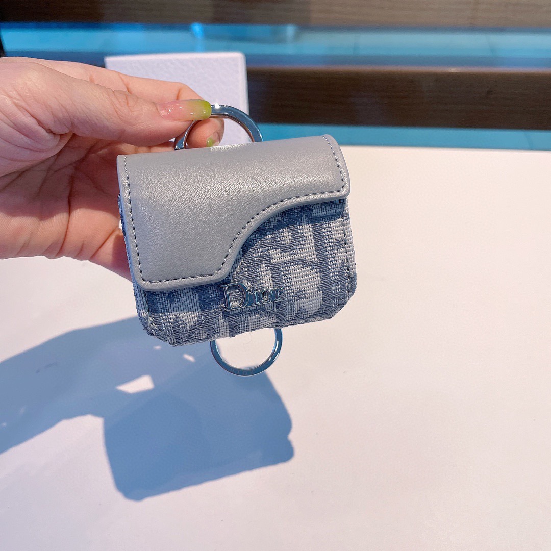 🔥Dior官网款耳机包，迪奥拼色耳机包，原版五金，一个尺寸73mm*68mm*35mm，适用任何尺寸蓝牙