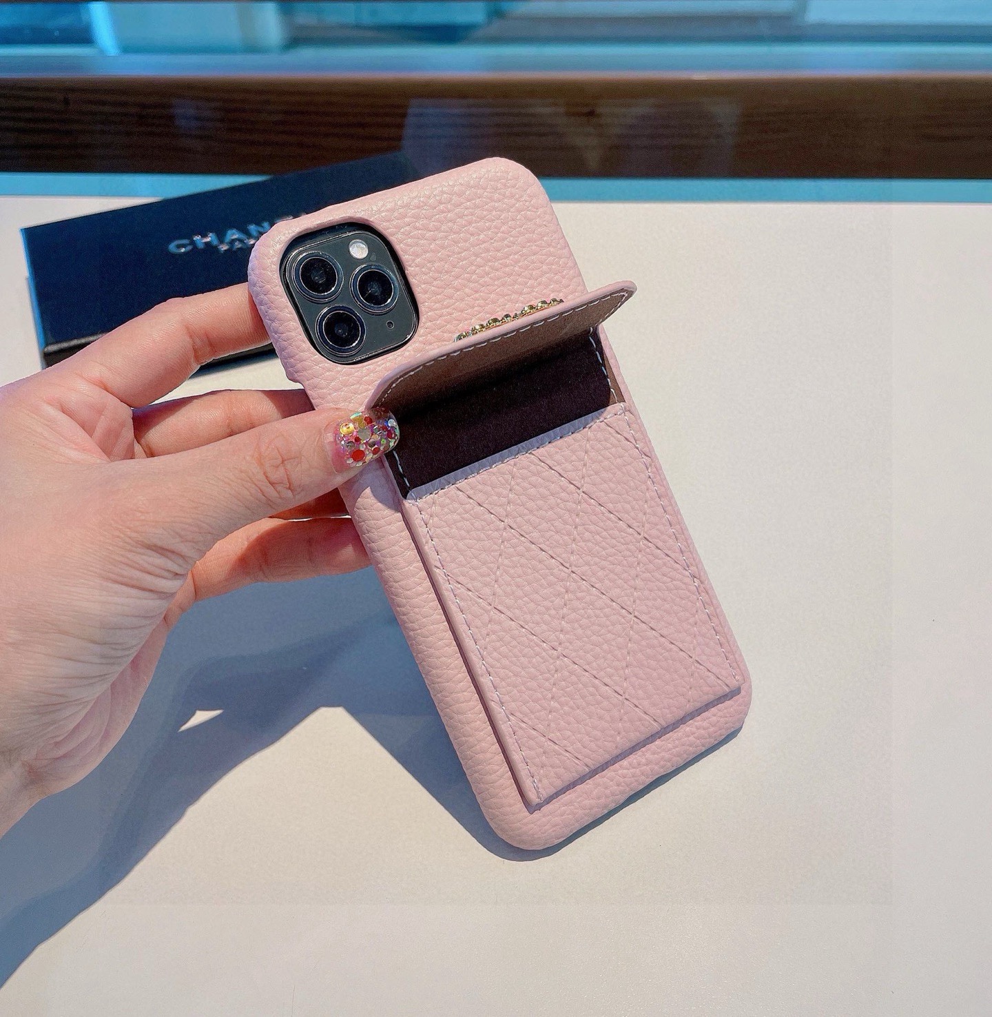 🔥新品上架～～～CHANEL香奈儿【荔枝纹卡包手机壳】独家原单💥进口皮料，高端品质 🎉 型号：为了不出现