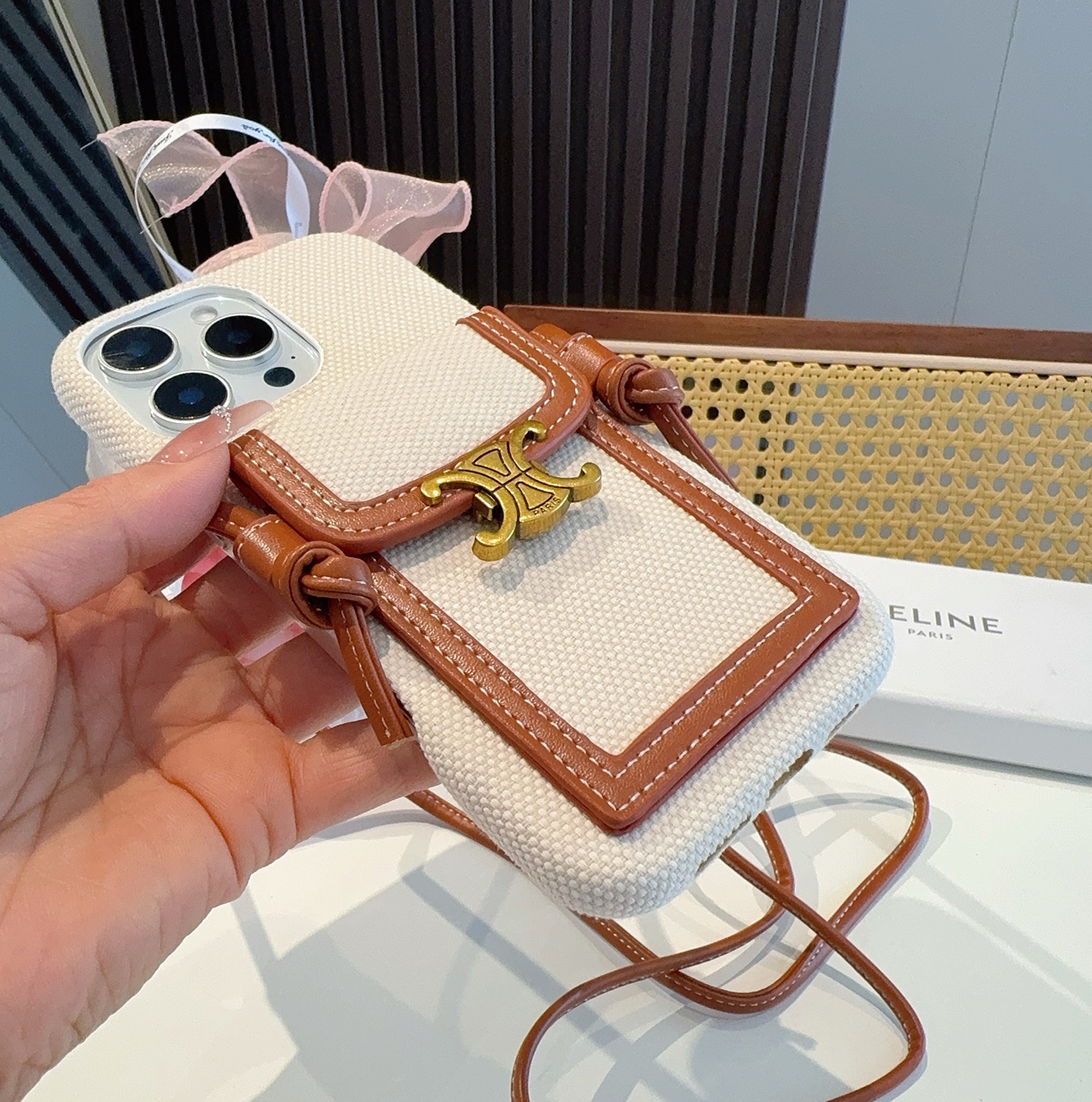 💥celine赛琳卡包手机壳三包壳，可支架，带挂绳可斜挎可挂脖型号：为了不出现报错型号，请打开本机查看手