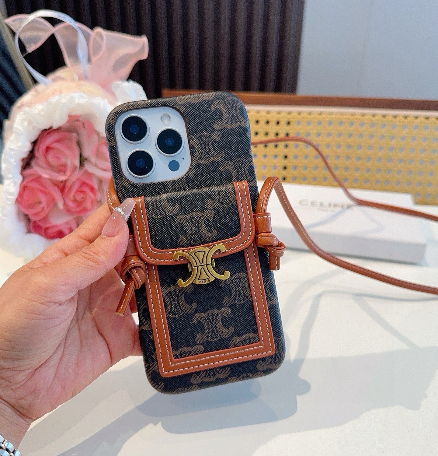 💥celine赛琳卡包手机壳三包壳，可支架，带挂绳可斜挎可挂脖型号：为了不出现报错型号，请打开本机查看手