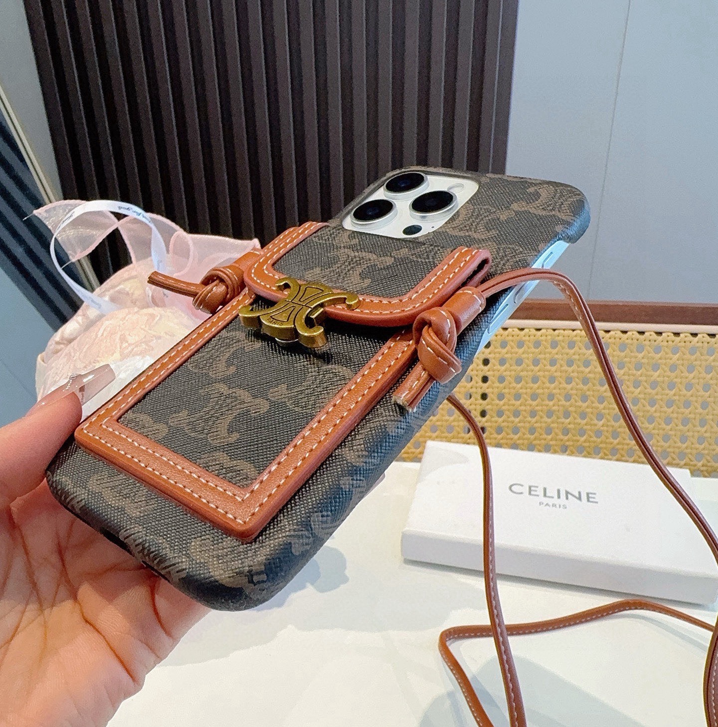 💥celine赛琳卡包手机壳三包壳，可支架，带挂绳可斜挎可挂脖型号：为了不出现报错型号，请打开本机查看手