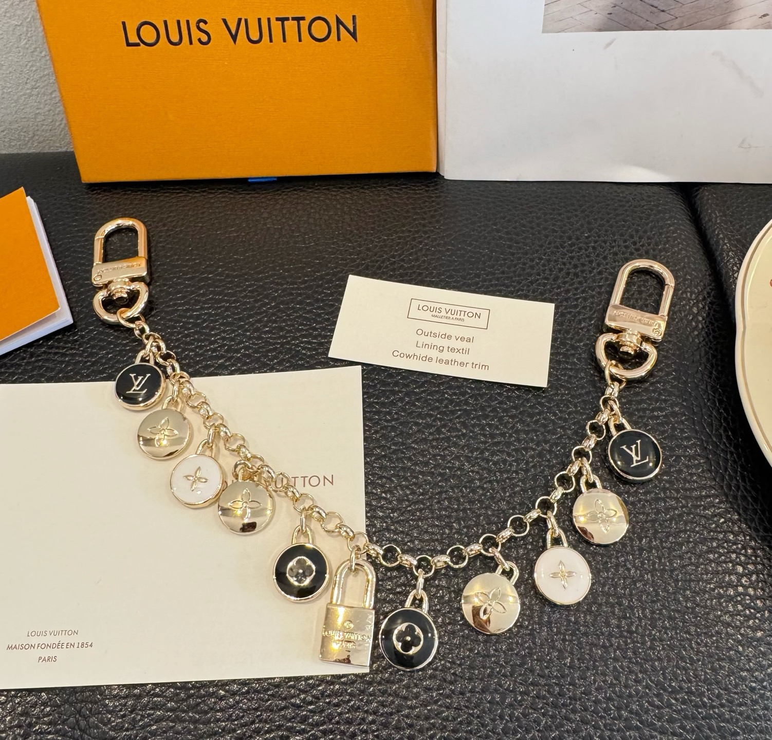 官网新款🔥LV包链 钥匙扣 路易威登珐琅彩色挂饰 包包链条精选莹亮金属 高雅奢华！