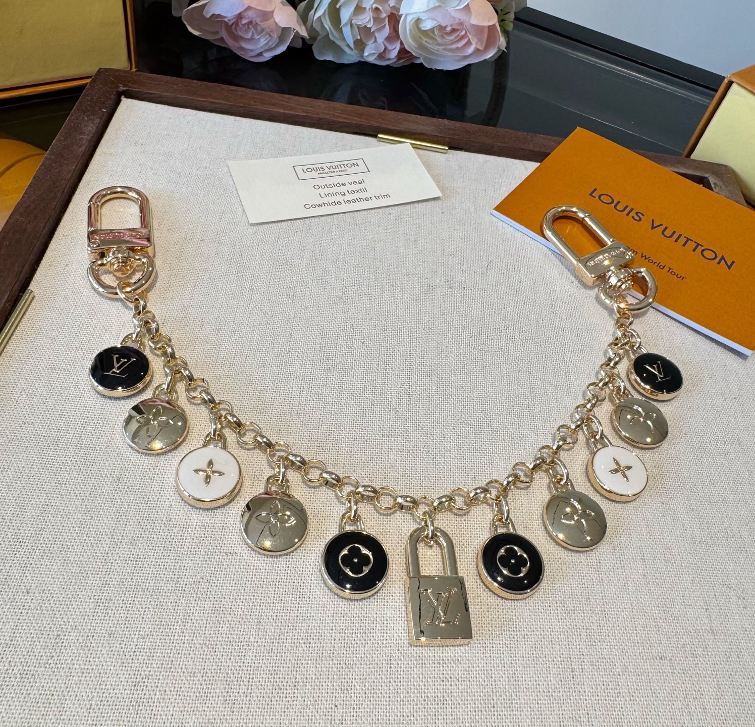 官网新款🔥LV包链 钥匙扣 路易威登珐琅彩色挂饰 包包链条精选莹亮金属 高雅奢华！