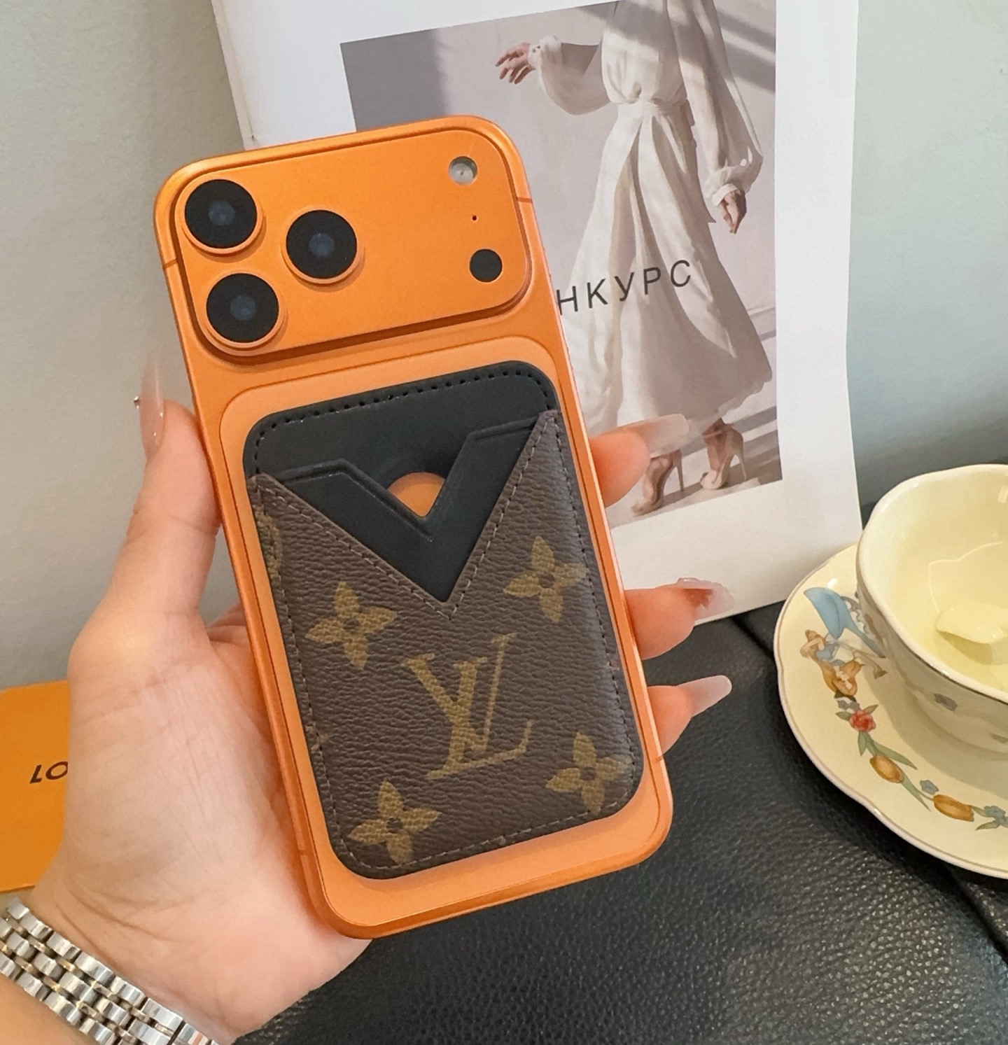 🔥LV官网磁吸卡包 手机磁吸卡包顶级高品质[强]磁吸式卡夹，尺寸：长6.5*高9.5*宽0.5厘米