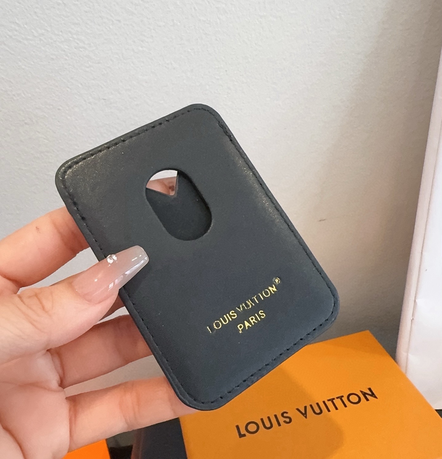 🔥LV官网磁吸卡包 手机磁吸卡包顶级高品质[强]磁吸式卡夹，尺寸：长6.5*高9.5*宽0.5厘米