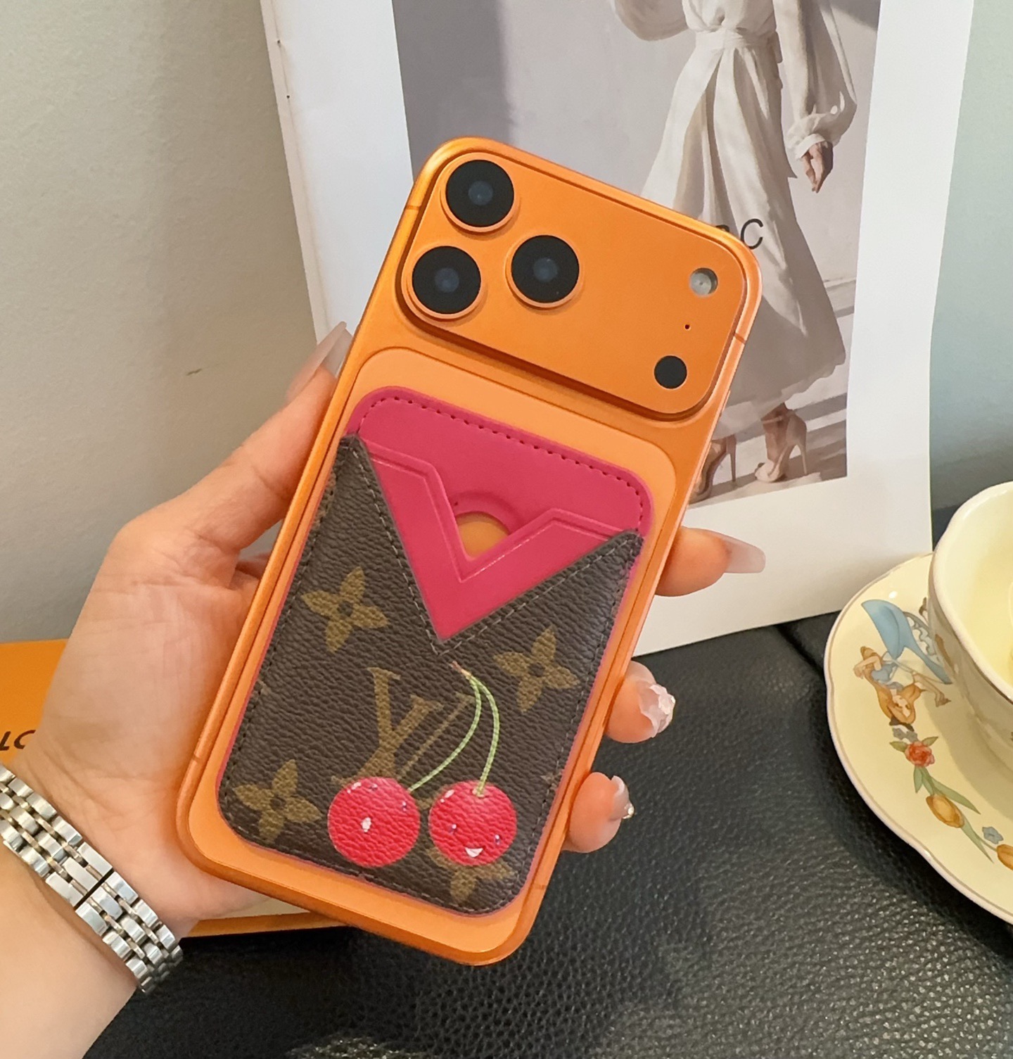 🔥LV官网磁吸卡包 手机磁吸卡包顶级高品质[强]磁吸式卡夹，尺寸：长6.5*高9.5*宽0.5厘米