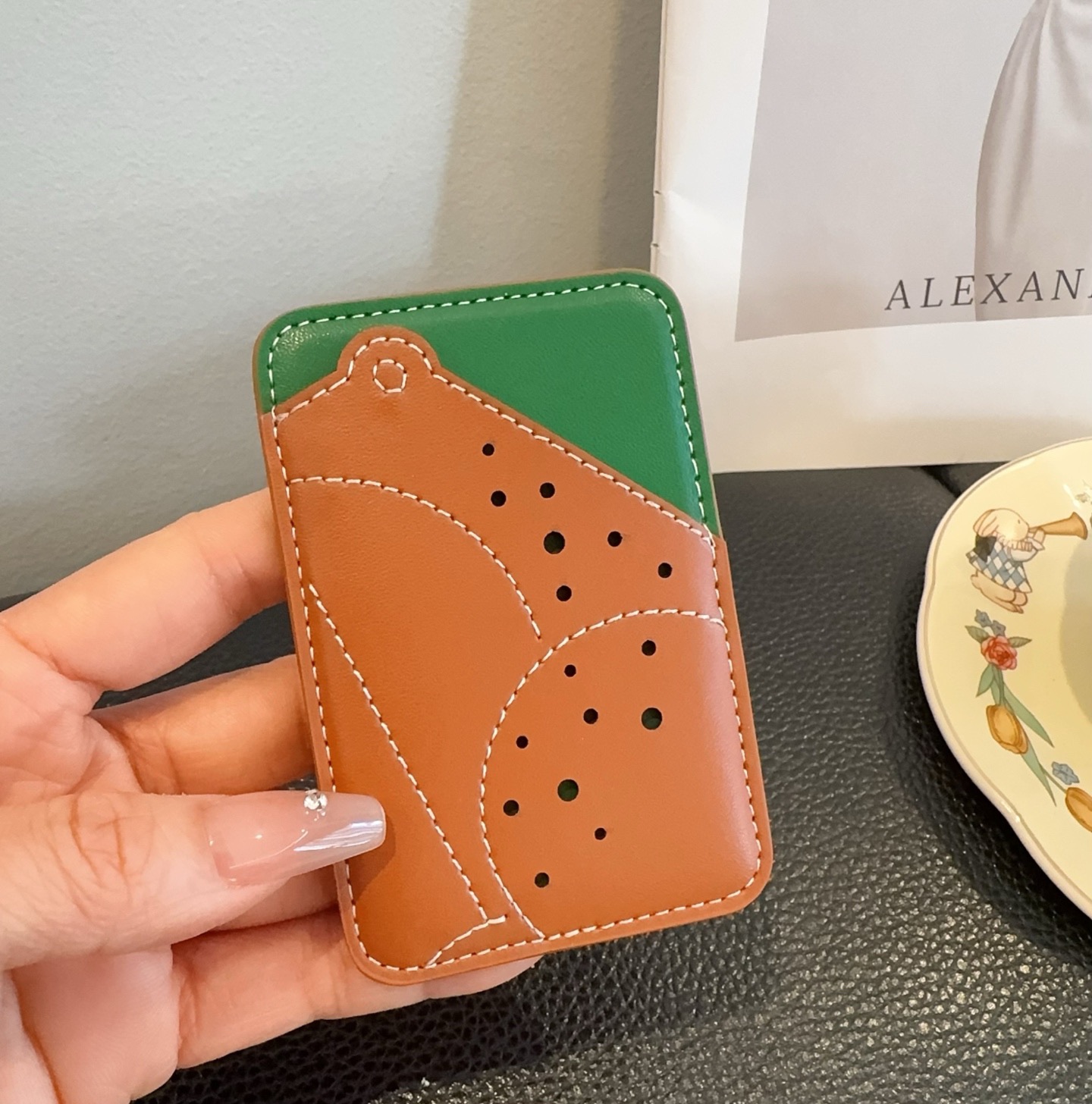 🔥爱马仕官网磁吸卡包 手机磁吸卡包顶级高品质[强]磁吸式卡夹，尺寸：长6.5*高9.5*宽0.5厘米