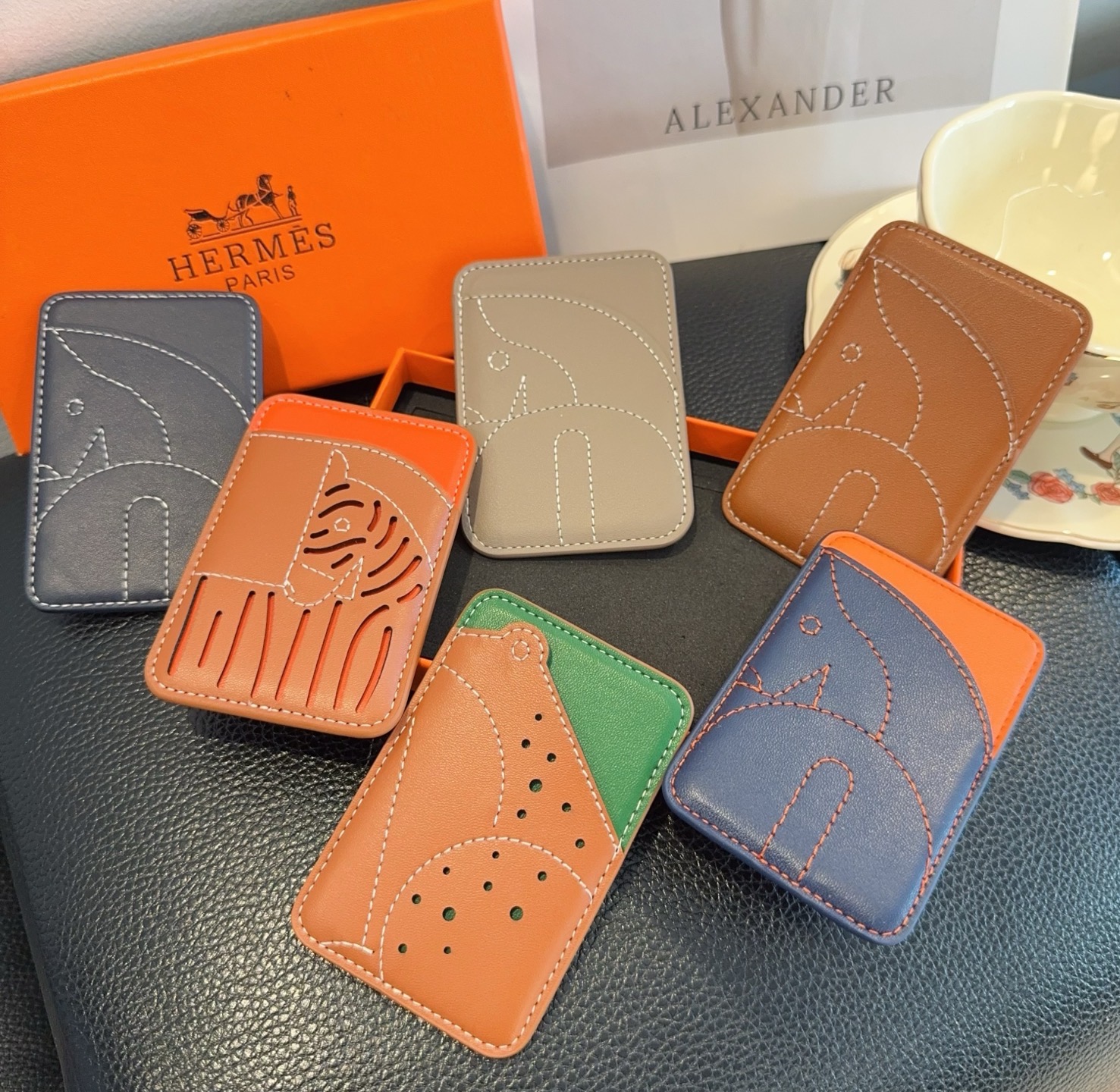 🔥爱马仕官网磁吸卡包 手机磁吸卡包顶级高品质[强]磁吸式卡夹，尺寸：长6.5*高9.5*宽0.5厘米