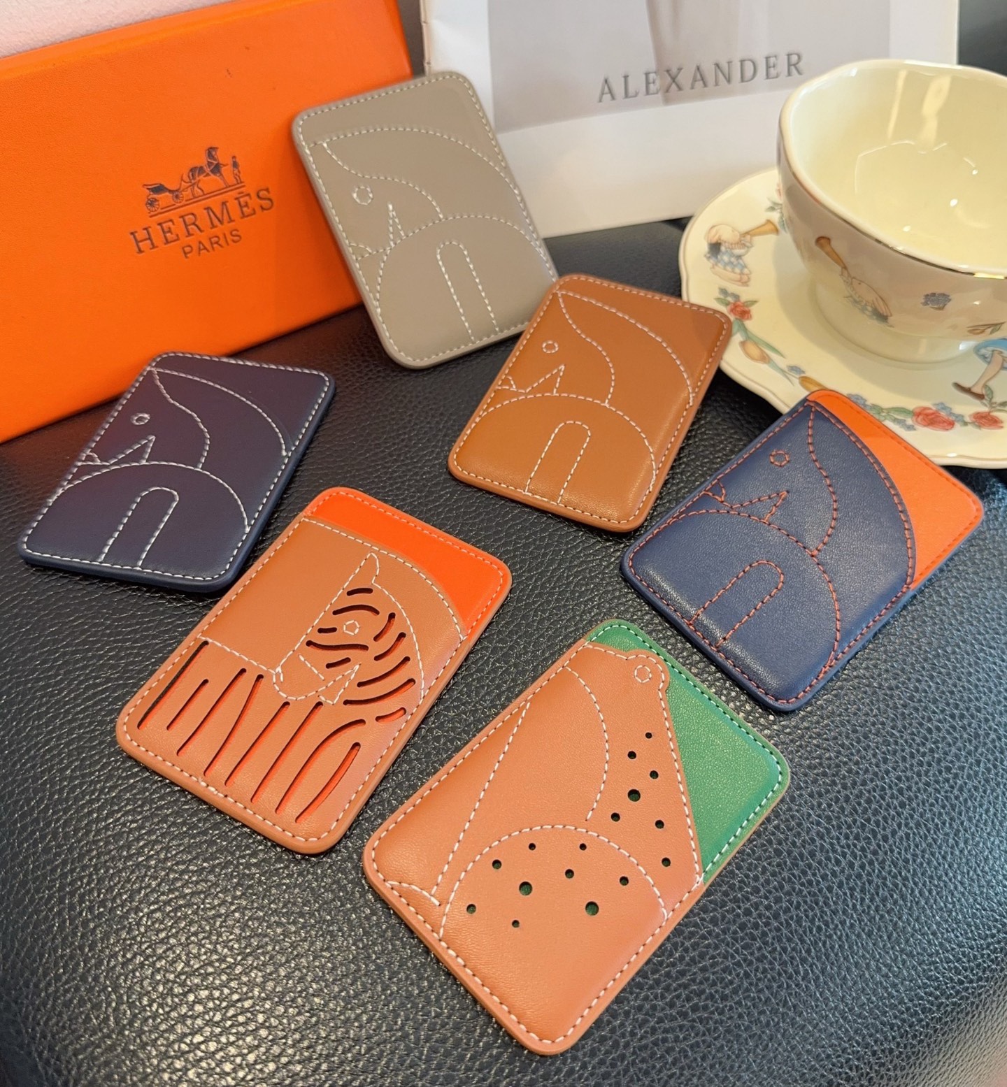 🔥爱马仕官网磁吸卡包 手机磁吸卡包顶级高品质[强]磁吸式卡夹，尺寸：长6.5*高9.5*宽0.5厘米