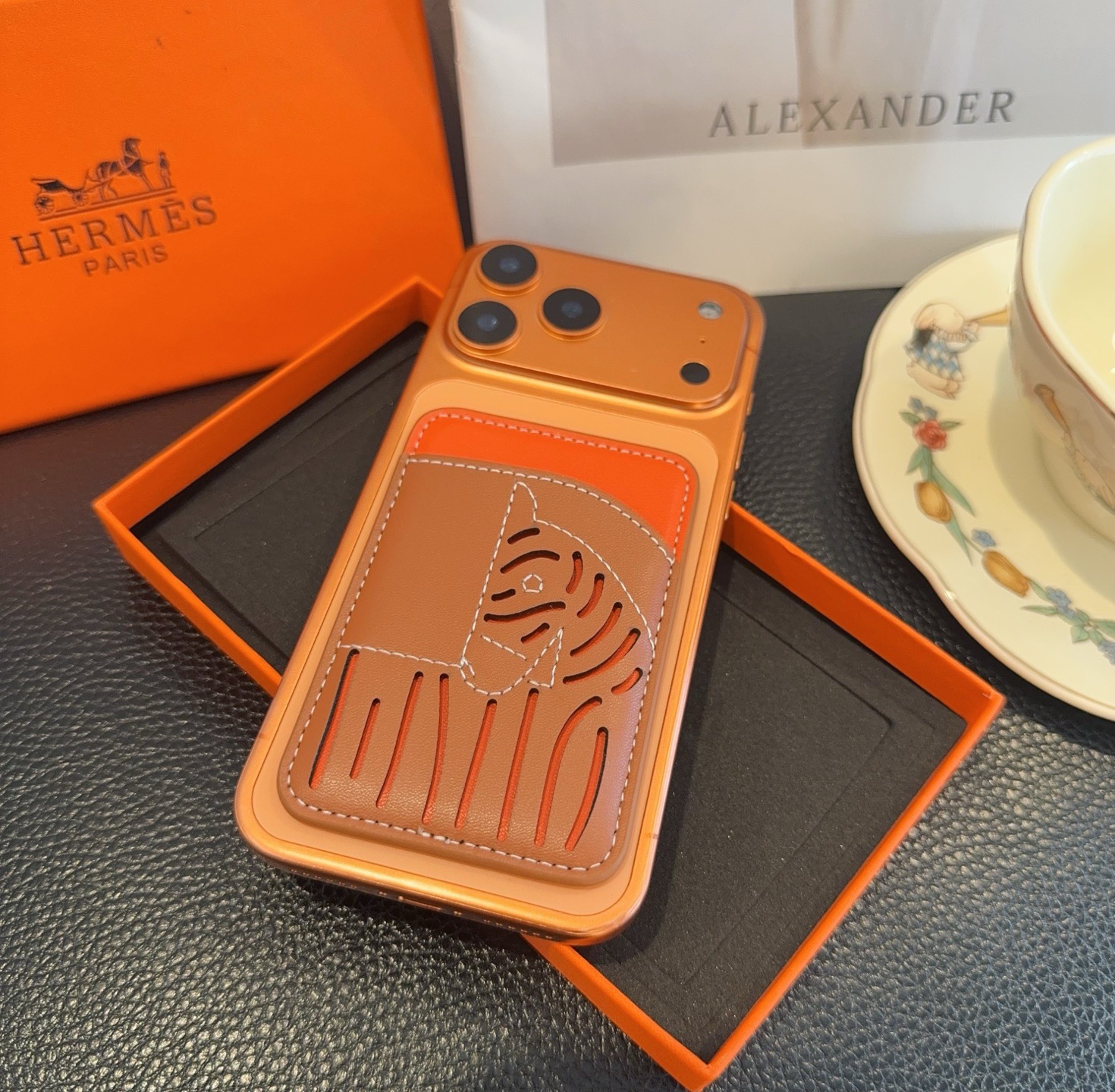 🔥爱马仕官网磁吸卡包 手机磁吸卡包顶级高品质[强]磁吸式卡夹，尺寸：长6.5*高9.5*宽0.5厘米