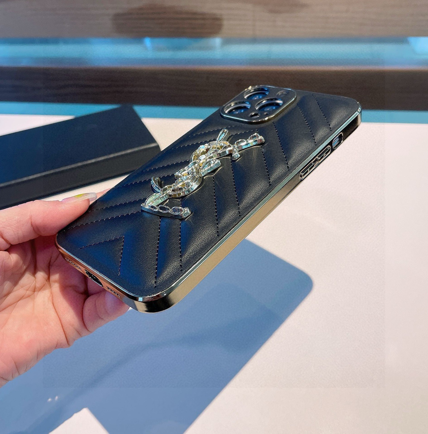 🔥YSL圣罗兰🖤🖤包包气垫同款 电镀工艺全包手机壳，凹造型神器[强]型号：为了不出现报错型号，请打开本机