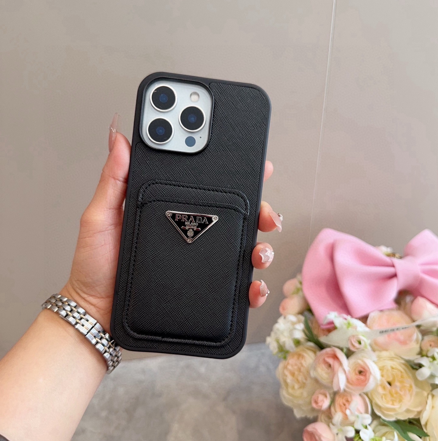 ✨PRADA普拉达插卡手机壳 二合一 贴皮全包手机壳，精准孔位型号：为了不出现报错型号，请打开本机查看手