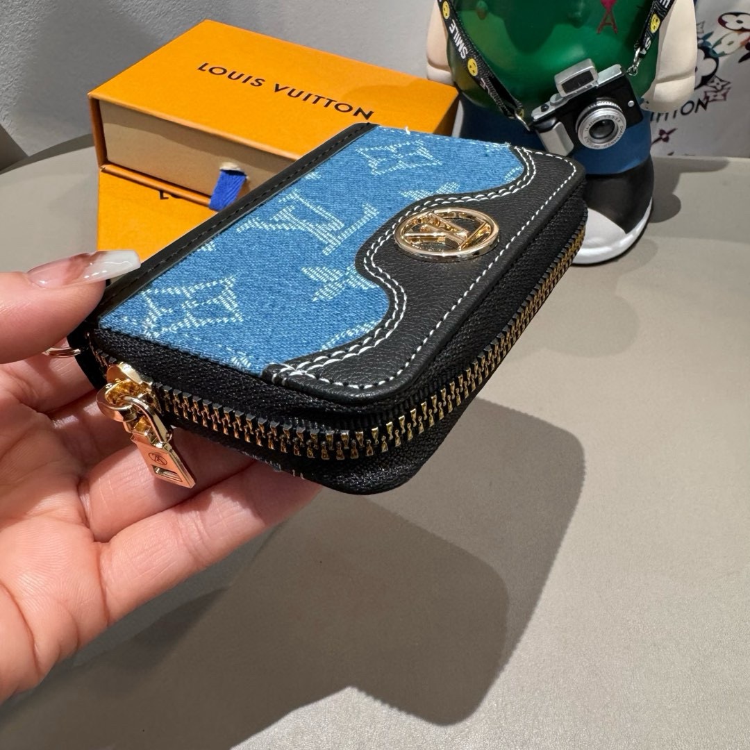 🔥Lv经典老花牛仔拼色卡包 零钱包 👛耳机🎧包 ✨可装口红💄等Mini小拎包，可挎可拿 可挂腰带上 小巧