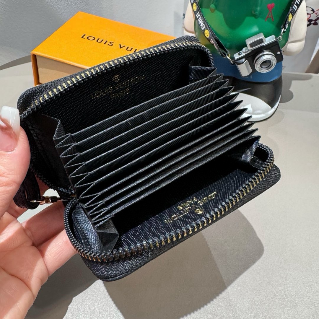 🔥Lv经典老花牛仔拼色卡包 零钱包 👛耳机🎧包 ✨可装口红💄等Mini小拎包，可挎可拿 可挂腰带上 小巧