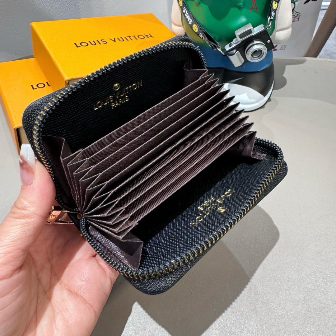 🔥Lv经典老花牛仔拼色卡包 零钱包 👛耳机🎧包 ✨可装口红💄等Mini小拎包，可挎可拿 可挂腰带上 小巧