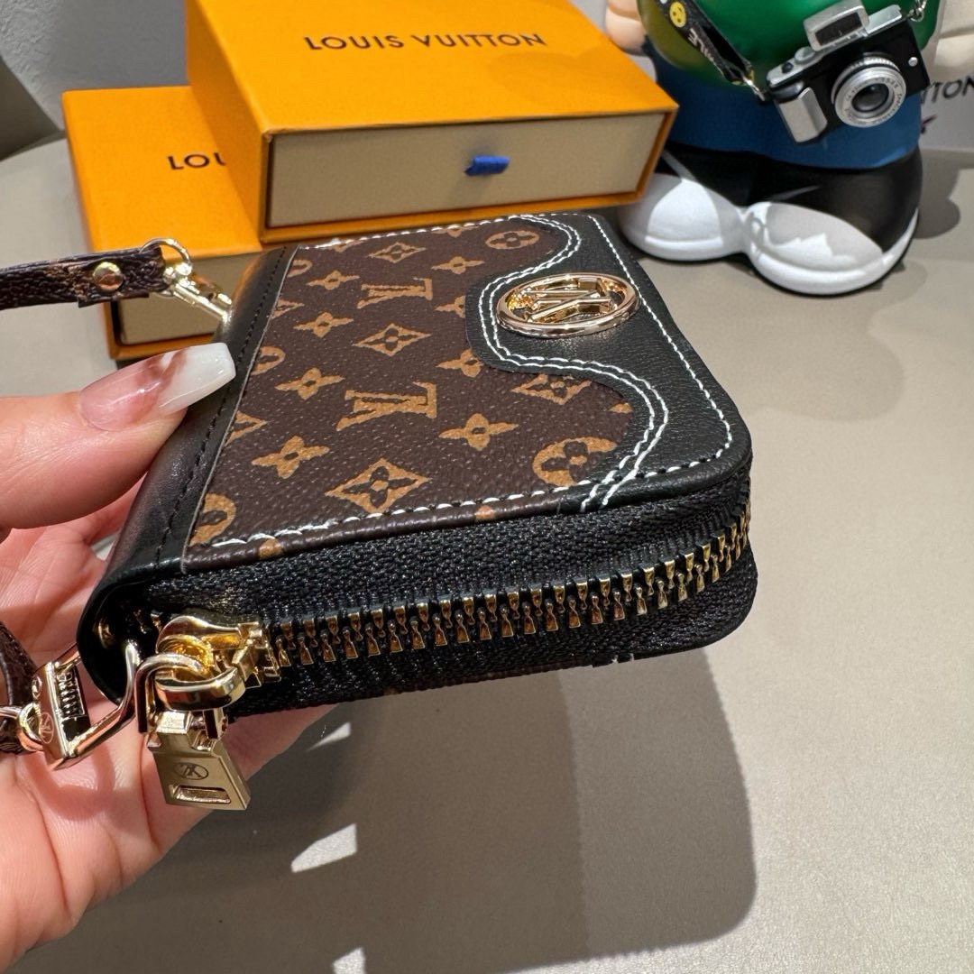 🔥Lv经典老花牛仔拼色卡包 零钱包 👛耳机🎧包 ✨可装口红💄等Mini小拎包，可挎可拿 可挂腰带上 小巧