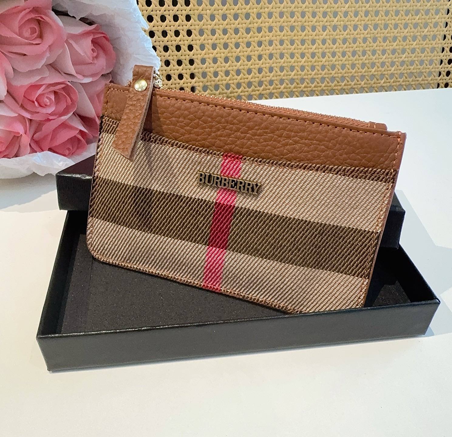 🔥巴宝莉零钱包钥匙包，帆布拼头层牛皮 有隔层 可放口红零钱耳机等小物件 手感真的很赞❗️