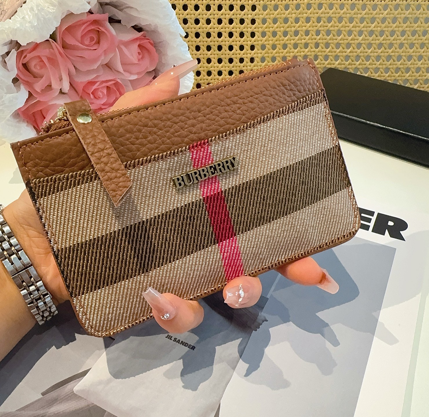 🔥巴宝莉零钱包钥匙包，帆布拼头层牛皮 有隔层 可放口红零钱耳机等小物件 手感真的很赞❗️