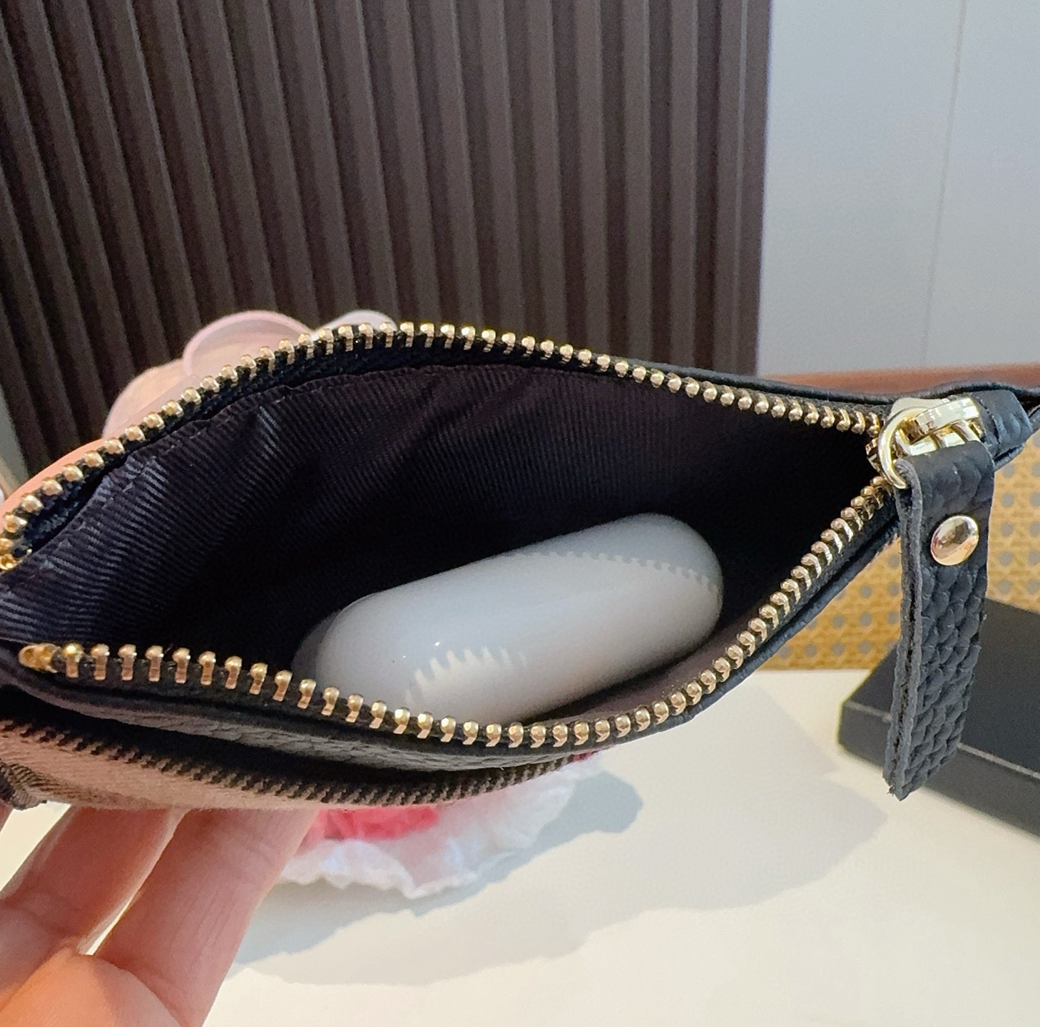 🔥巴宝莉零钱包钥匙包，帆布拼头层牛皮 有隔层 可放口红零钱耳机等小物件 手感真的很赞❗️