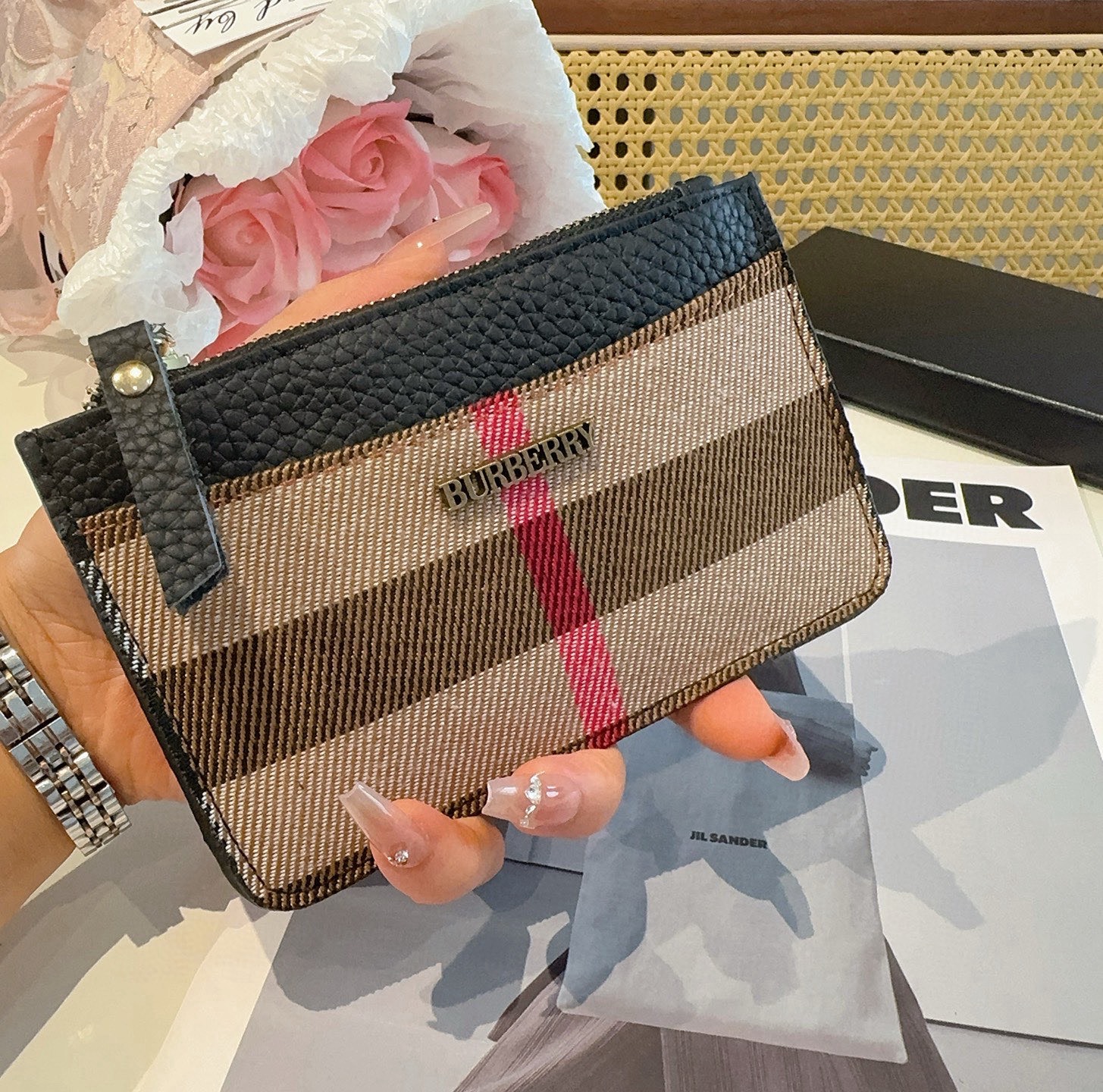 🔥巴宝莉零钱包钥匙包，帆布拼头层牛皮 有隔层 可放口红零钱耳机等小物件 手感真的很赞❗️