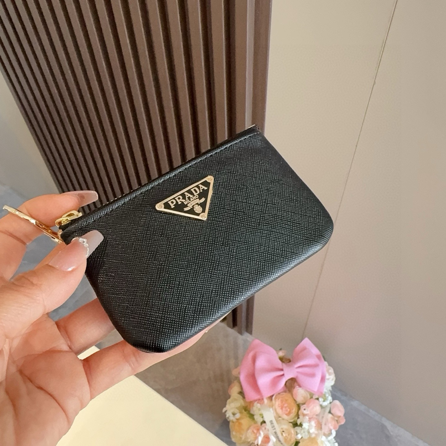 🔥普拉达零钱包 耳机包，包挂饰，可放口红耳机等小物件 手感真的很赞❗️
