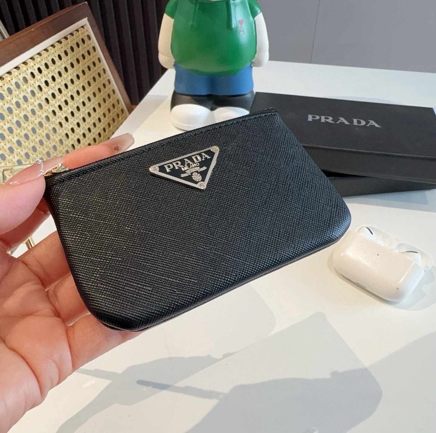 🔥普拉达零钱包 耳机包，包挂饰，可放口红耳机等小物件 手感真的很赞❗️