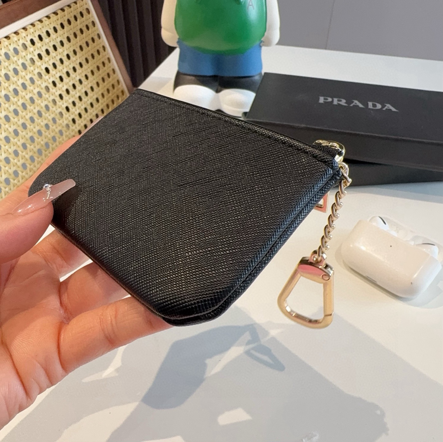 🔥普拉达零钱包 耳机包，包挂饰，可放口红耳机等小物件 手感真的很赞❗️