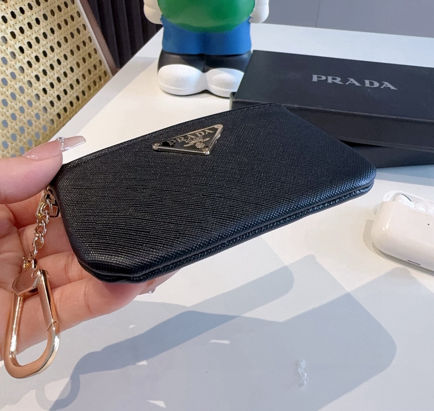 🔥普拉达零钱包 耳机包，包挂饰，可放口红耳机等小物件 手感真的很赞❗️