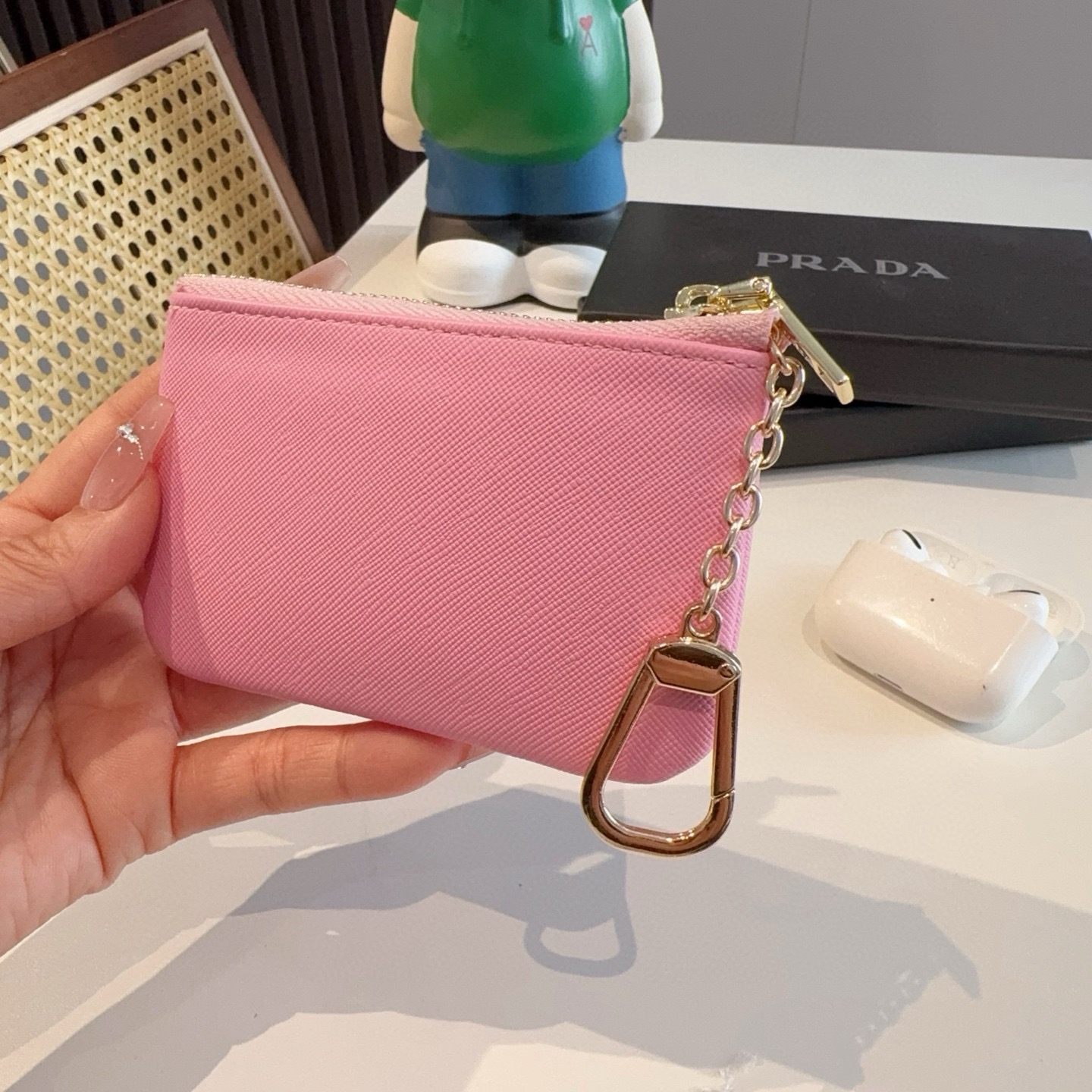 🔥普拉达零钱包 耳机包，包挂饰，可放口红耳机等小物件 手感真的很赞❗️