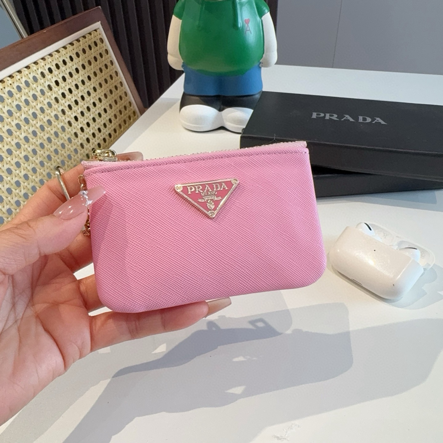 🔥普拉达零钱包 耳机包，包挂饰，可放口红耳机等小物件 手感真的很赞❗️