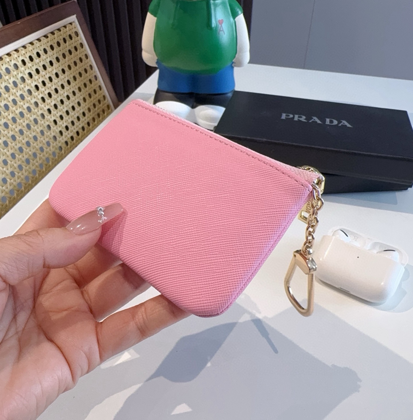🔥普拉达零钱包 耳机包，包挂饰，可放口红耳机等小物件 手感真的很赞❗️