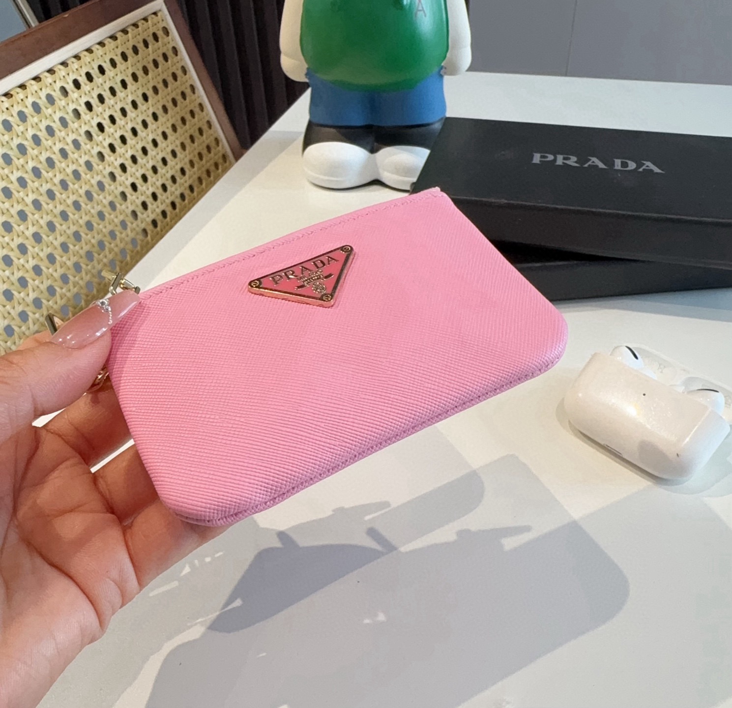 🔥普拉达零钱包 耳机包，包挂饰，可放口红耳机等小物件 手感真的很赞❗️