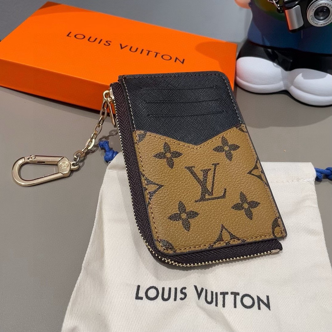 🔥独家新品LV经典老花卡包，包包挂饰 多功能零钱包钥匙扣，超纤材质 多个卡位