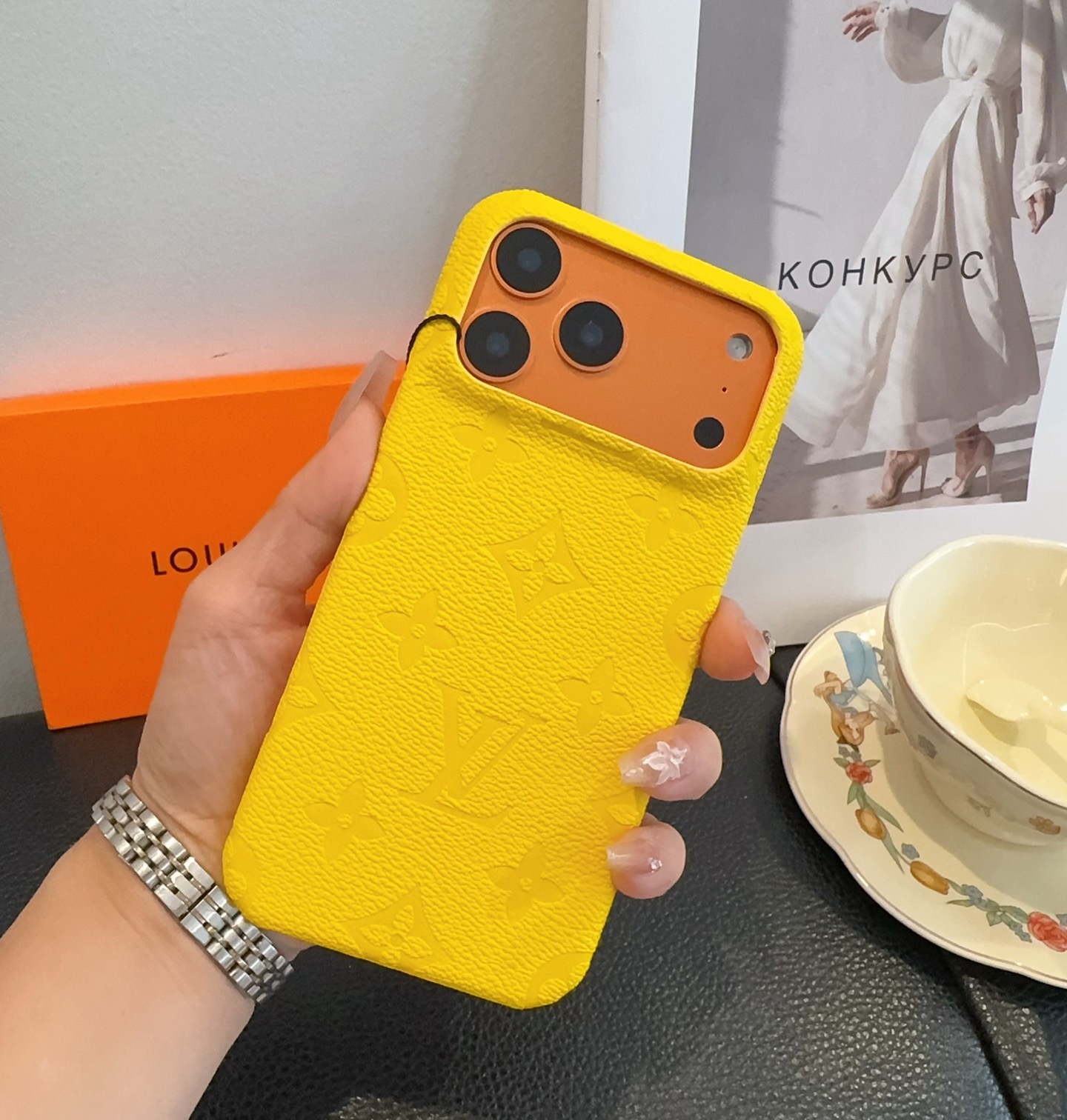 星宇橙系列 lv 荔枝纹牛皮压纹手机壳型号：为了不出现报错型号，请打开本机查看手机设置显示的型号⚠️⚠️
