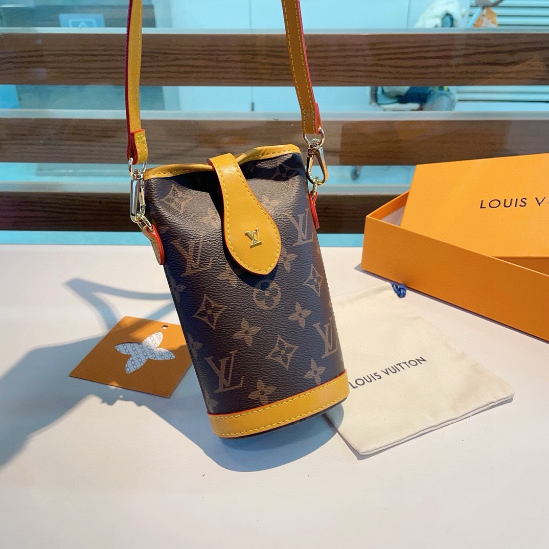 🔥LV薯条🍟斜挎手机包mini包包 M80874 Louis Vuitton 路易威登FOLD ME 斜