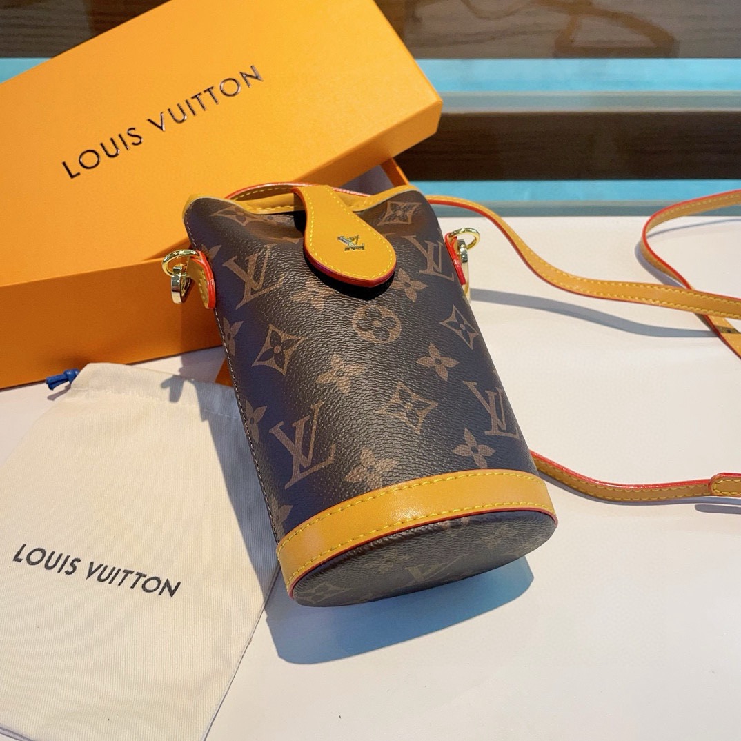 🔥LV薯条🍟斜挎手机包mini包包 M80874 Louis Vuitton 路易威登FOLD ME 斜