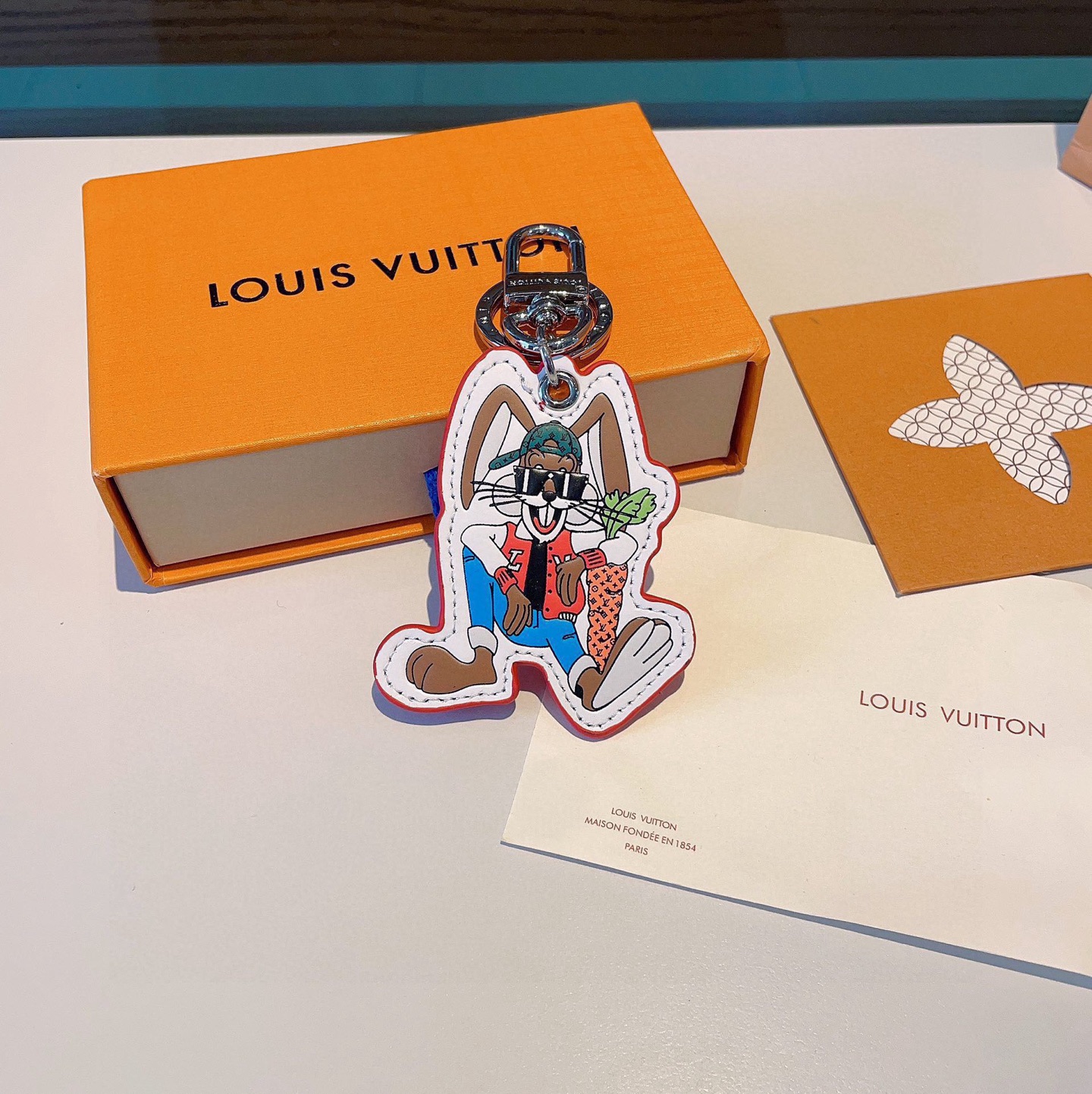 ❗🐰挂饰☀独家原单LOUIS VUITTON 新款 八哥兔🐰钥匙扣 包包挂件 ☀️顶级进口PU材质 五金