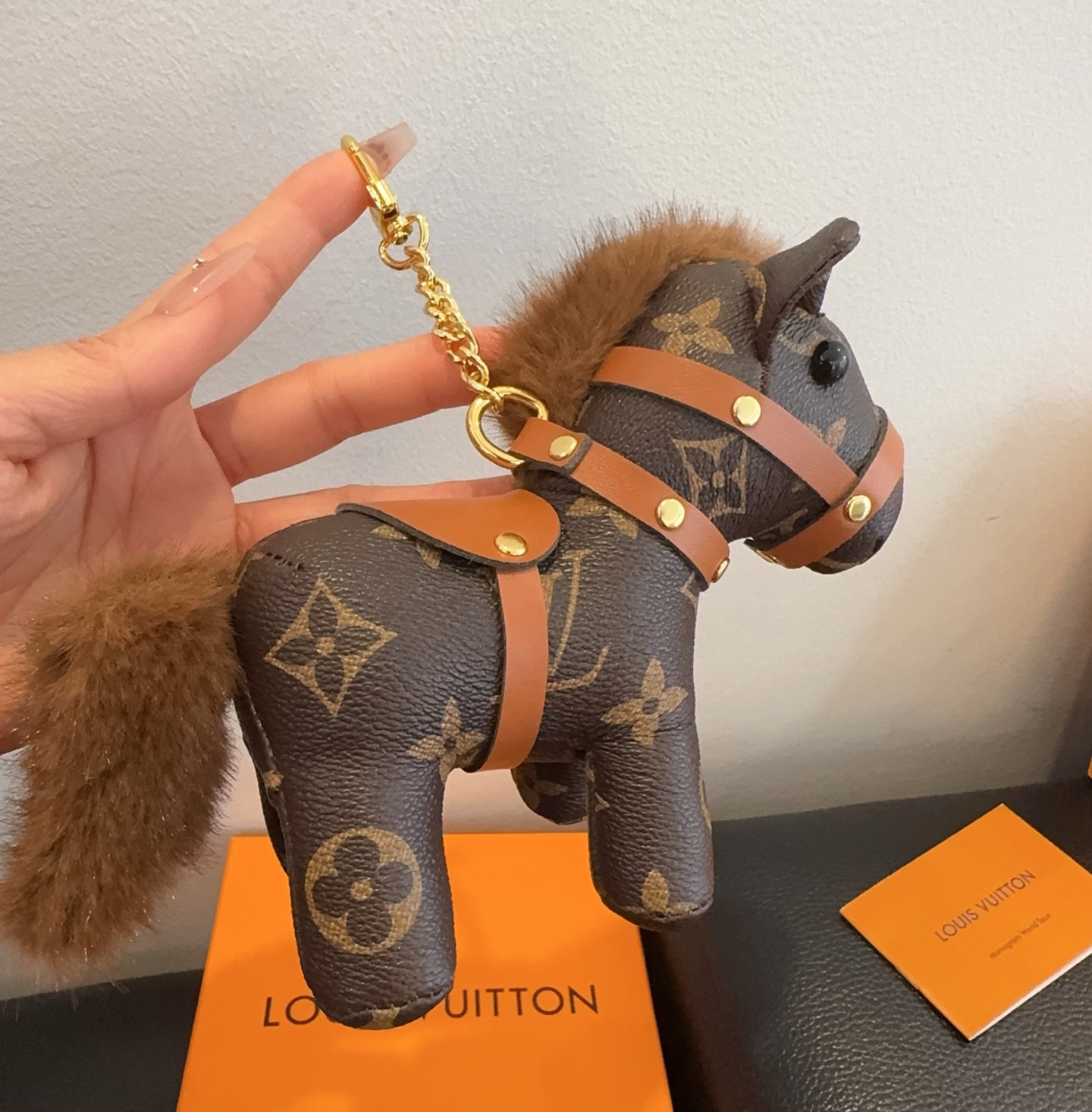 LV钥匙扣老花包包挂件 马上有钱小马🐎挂饰