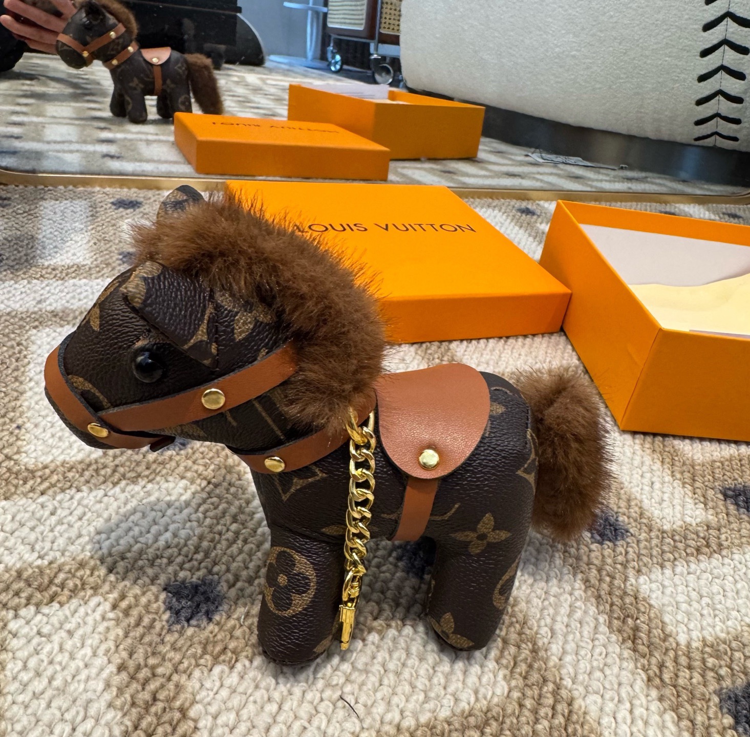 LV钥匙扣老花包包挂件 马上有钱小马🐎挂饰