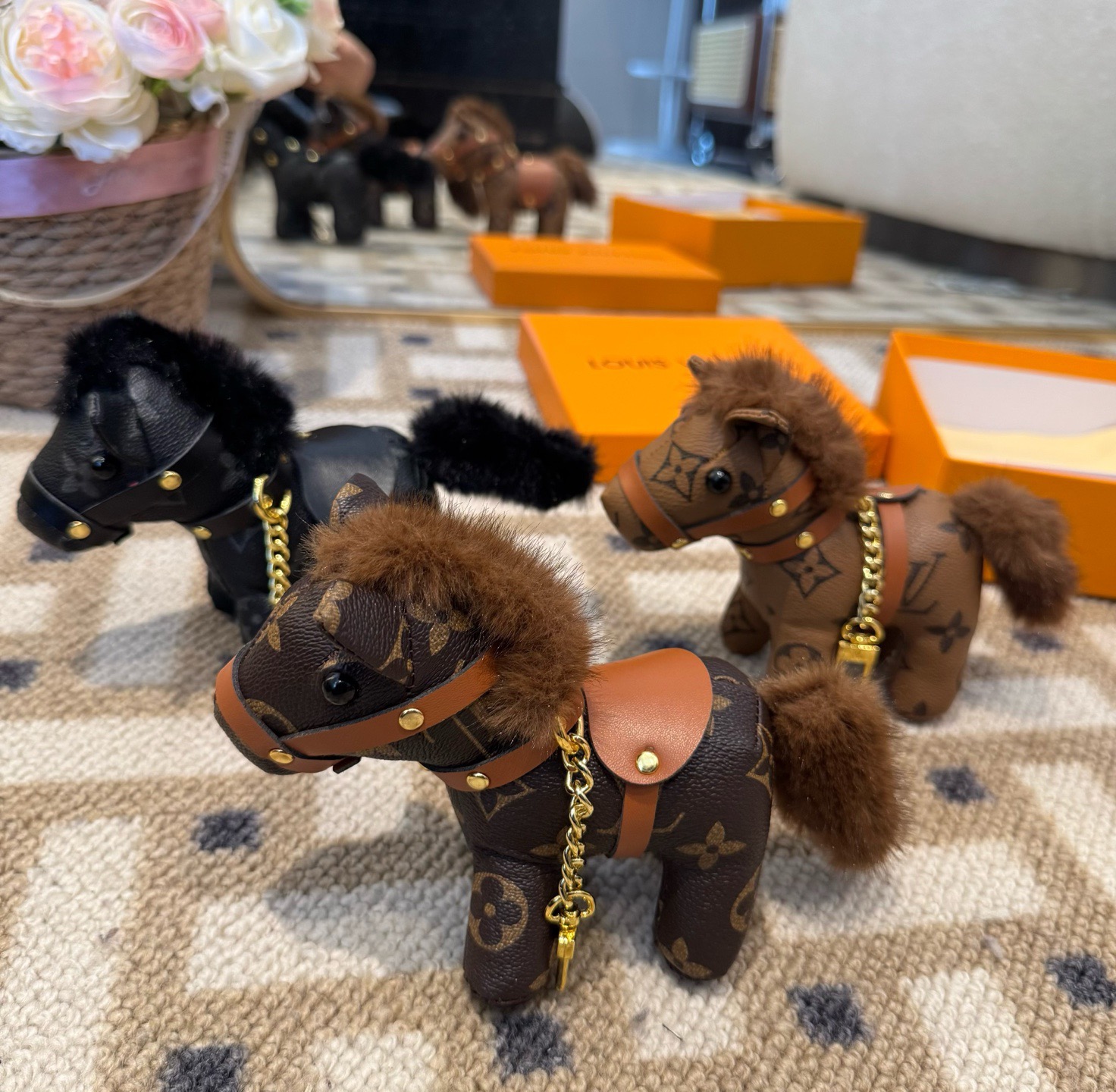 LV钥匙扣老花包包挂件 马上有钱小马🐎挂饰