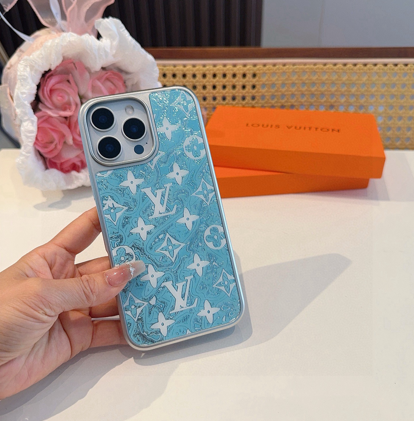 🔥 LV新品手机壳 新工艺鎏金工艺玻璃壳[烟花] 电镀玻璃磁吸手机壳型号：为了不出现报错型号，请打开本机