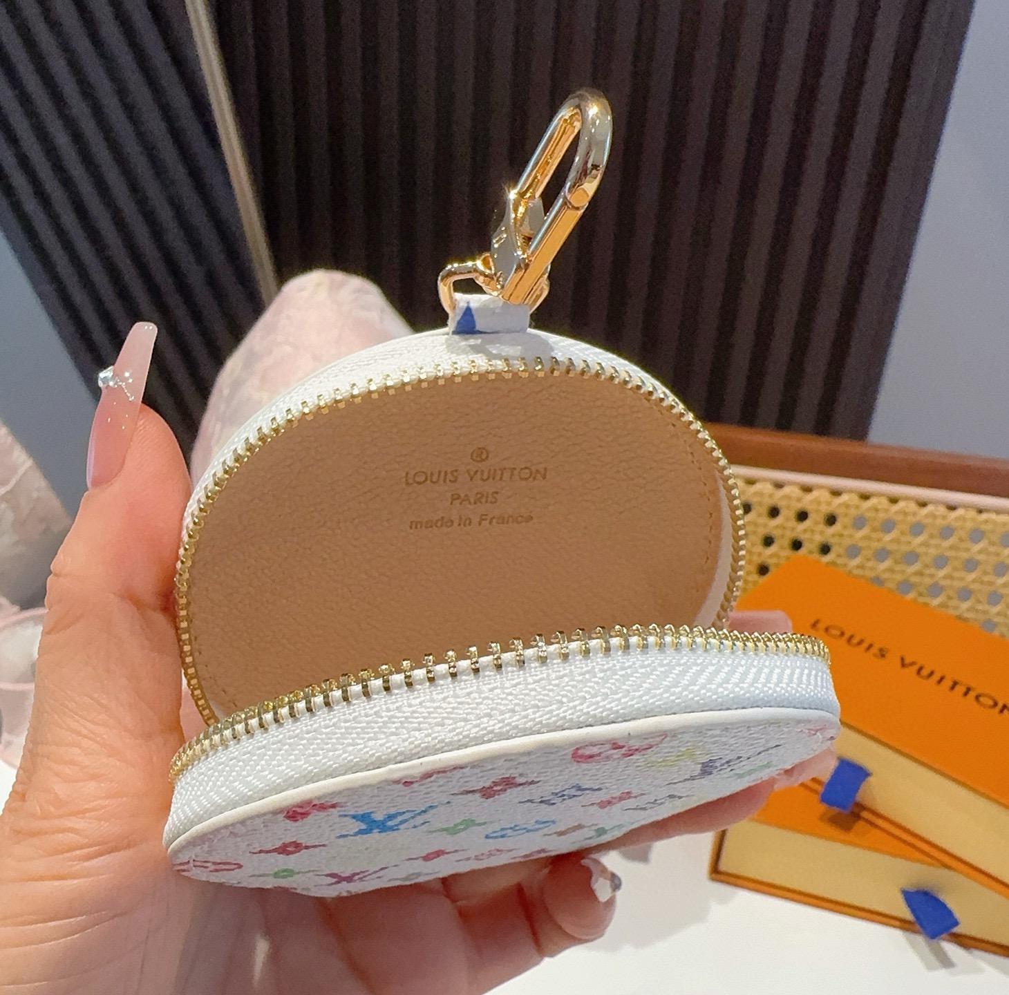 🔥Louis Vuitton老花包包挂饰、小零钱包。Lv包饰挂件钥匙扣、独家原单货，标志性老花超级百搭，