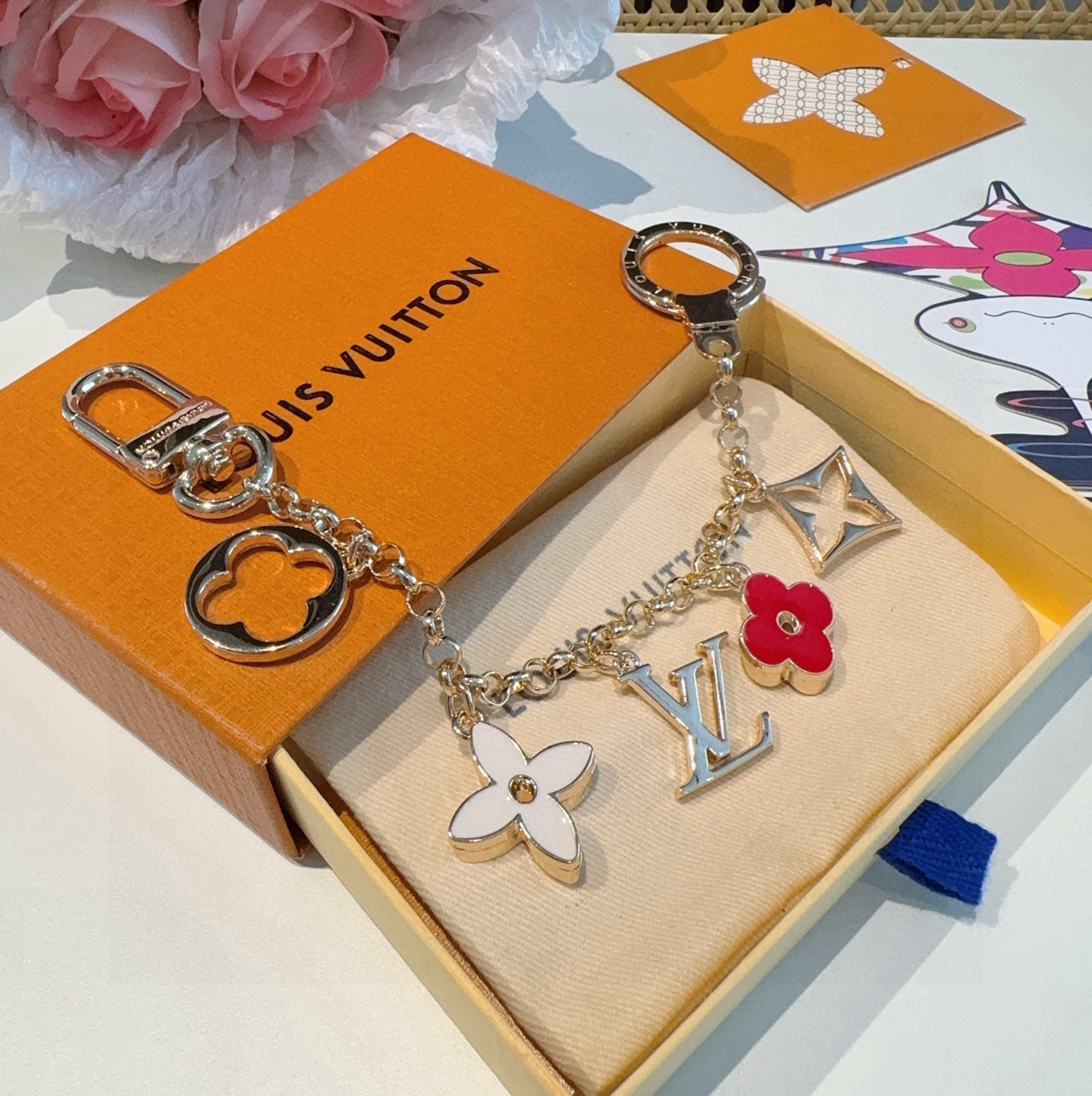 🔥 lv钥匙扣 包包挂链 挂饰Fleur de Monogram 包饰链条聚焦经典 Monogram 元