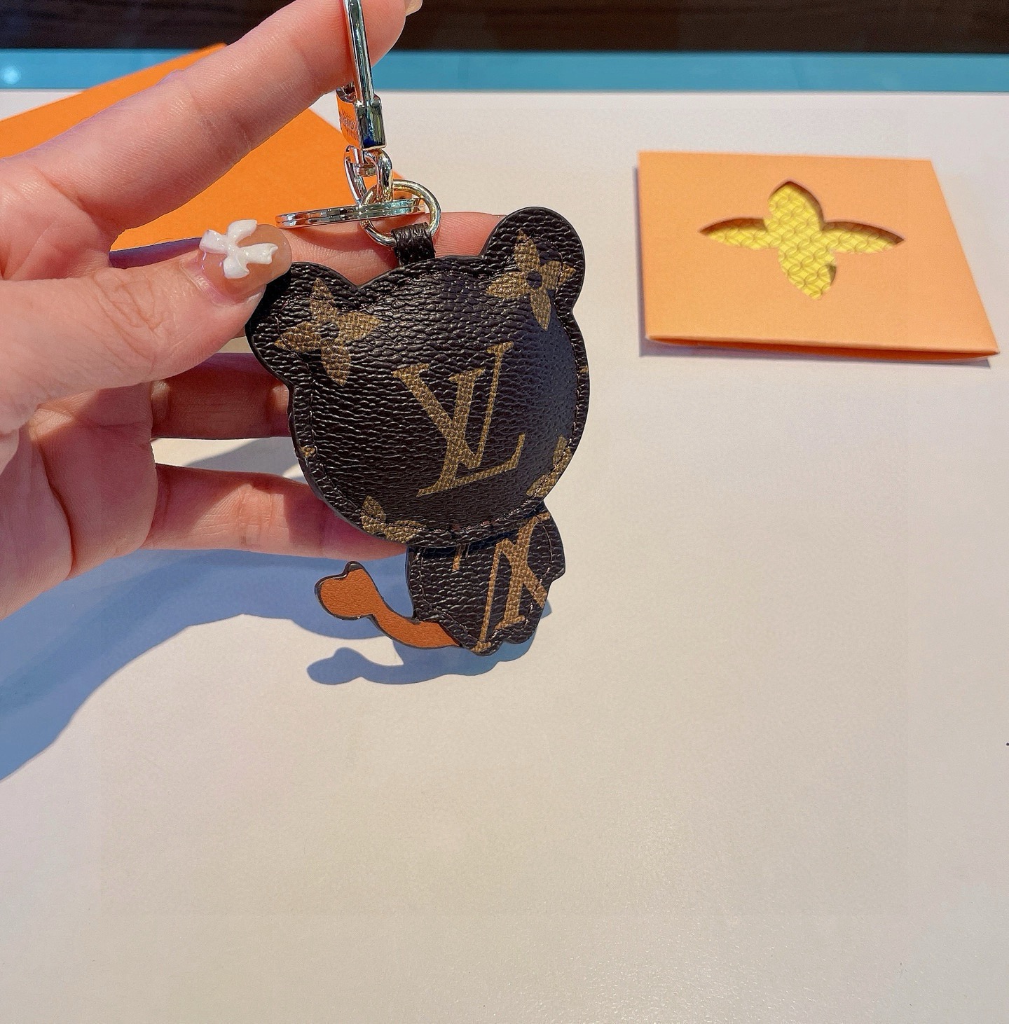 🔥驴家动物兄弟公仔挂件，小熊，小虎，小狮子包饰，LV钥匙扣，包包挂饰专柜代购内部填充物都与专柜一致聚酯纤