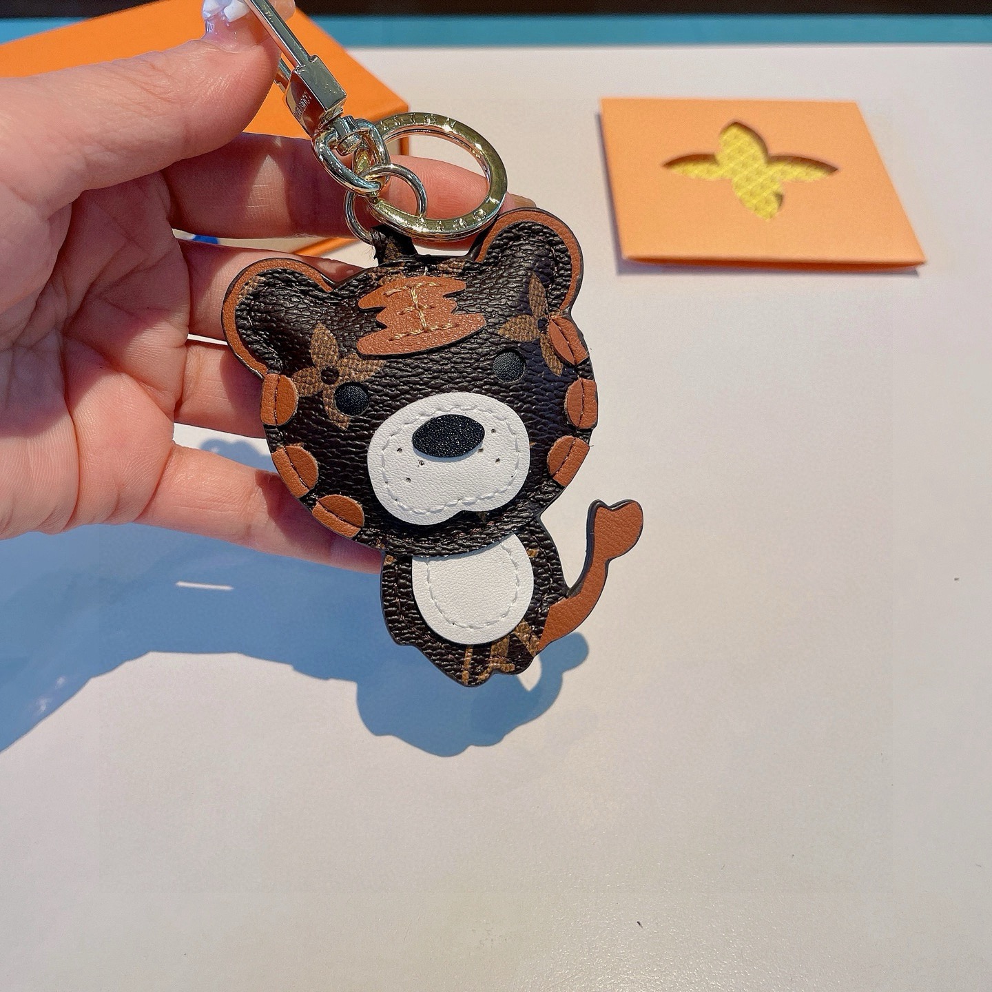 🔥驴家动物兄弟公仔挂件，小熊，小虎，小狮子包饰，LV钥匙扣，包包挂饰专柜代购内部填充物都与专柜一致聚酯纤